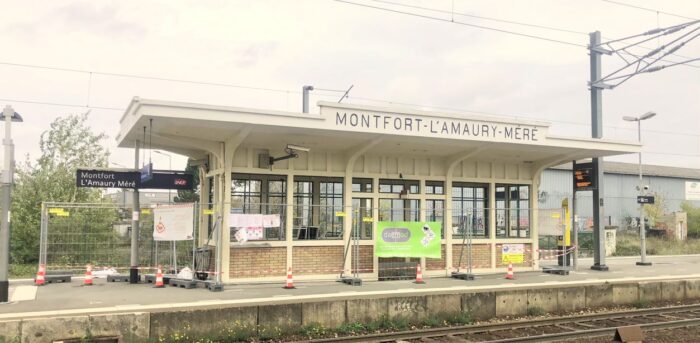 Abri voyageurs de Montfort-l'Amaury – Méré : vue d'ensemble du chantier