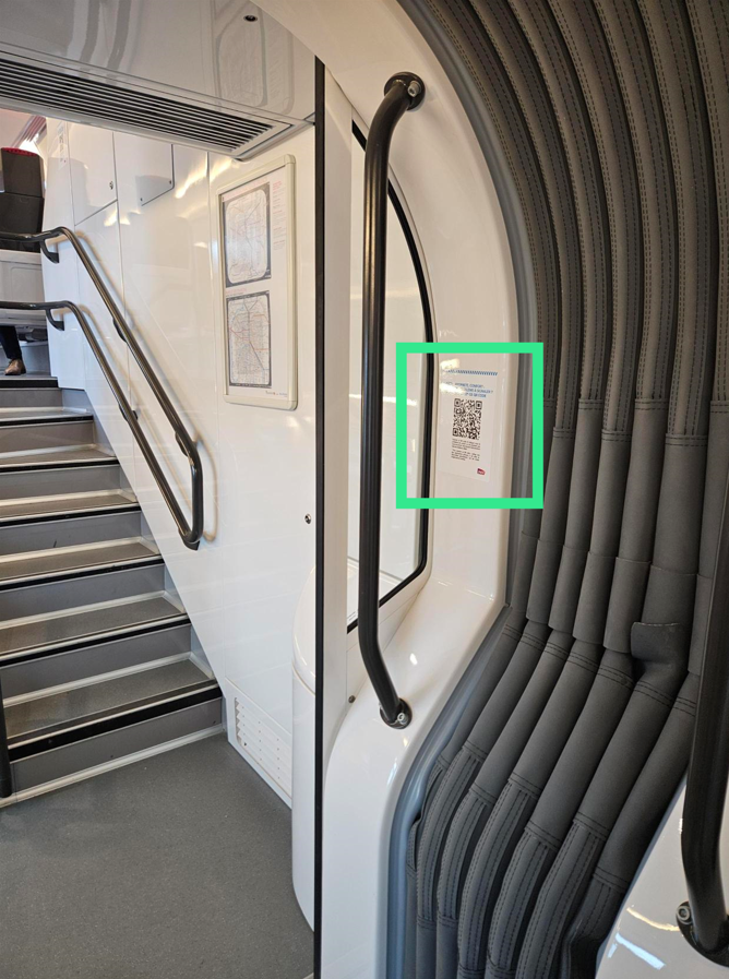Ligne N - QR Code situé en bas des escaliers de la rame