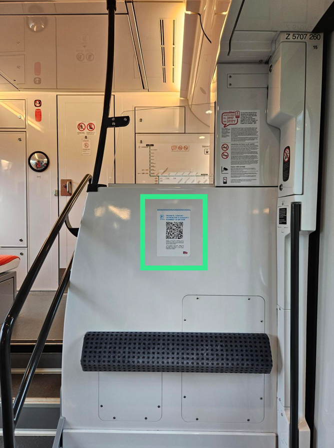 Ligne N - QR Code situé en près des portes de la rame