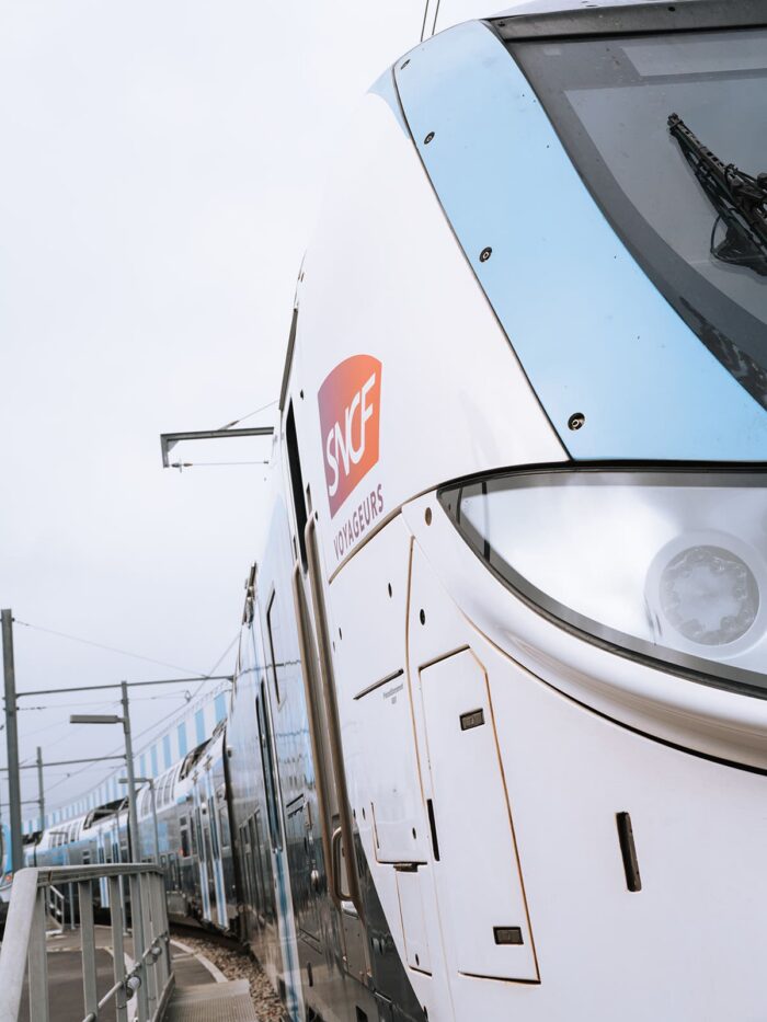 Train vu de biais